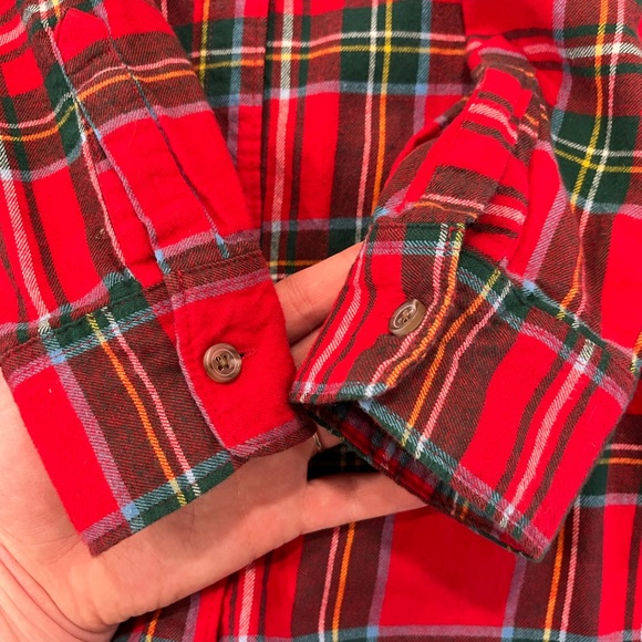 OLD NAVY PLAID BUTTON DOWN - Picture 3 of 7